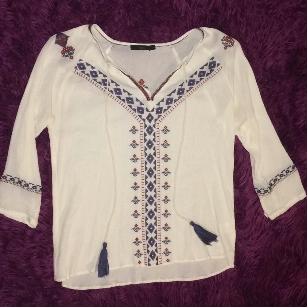 White Stitched Patten Tie Mid-length Tee Shirt